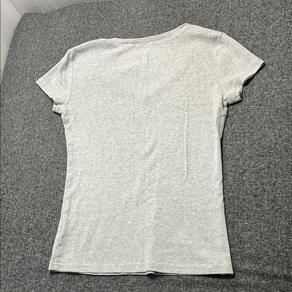 Tommy Hilfiger Women's Light Gray V-Neck Tee - Picture 4 of 4